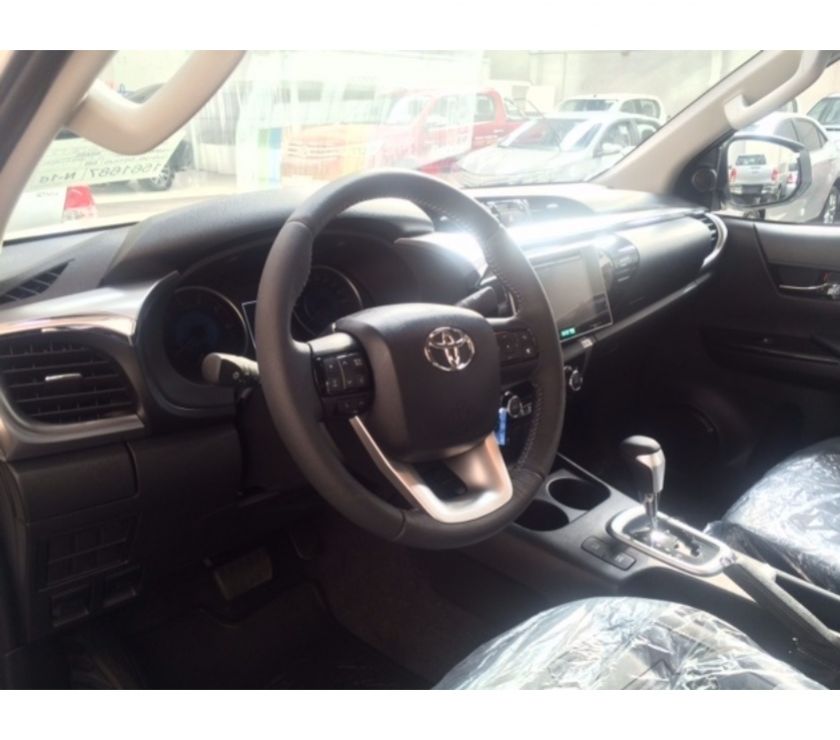 TOYOTA HILUX SRX AUT 4XKM