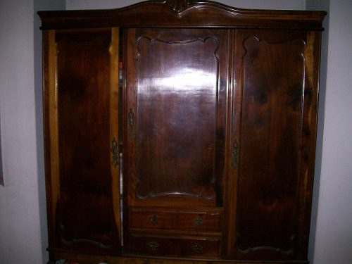 Guarda-roupas Antigo