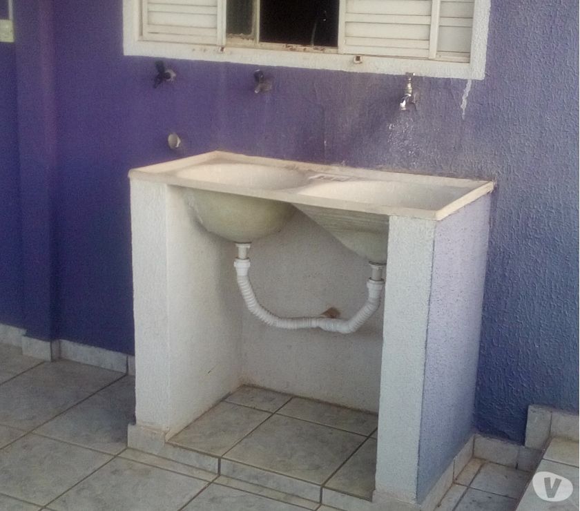 Aluga-se 2 Quartos Sala Cozinha Banheiro Em Taguatinga Norte