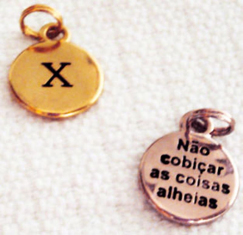 Pingente (x), nao cobicar as coisas alheias, gravacao baixo