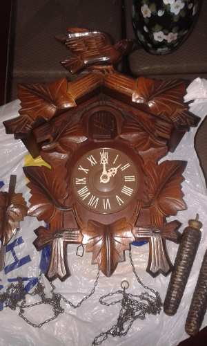 Relógio Antigo - Modelo Cuco (peça Rara) Em Madeira
