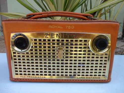 Rádio Antigo Zenith Royal 750-am.
