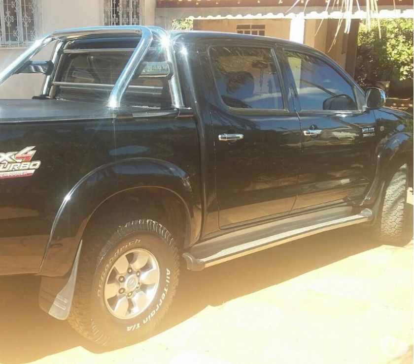 Vendo Hilux  completa