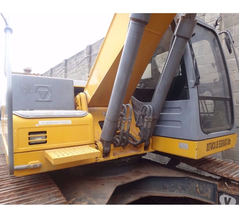Escavadeira Retro Hidraulica