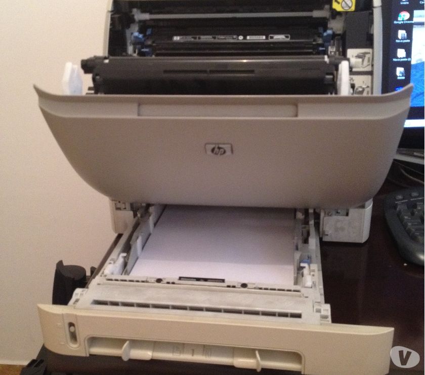 impressora HP leserjet  colorida com 4 toner