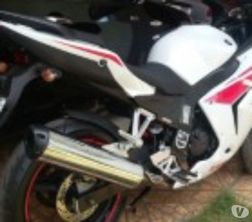 VENDO OU TROCO MOTO ROADWIN 250 SPORT.