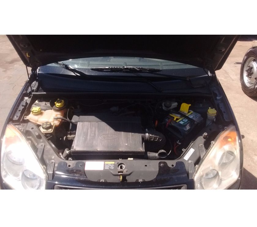Carro em oferta Ford Fiesta 4 portas ano  motor 1.0