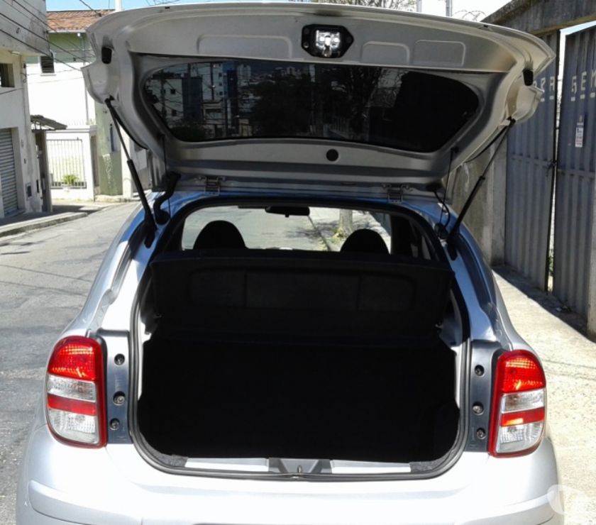 Nissan March 1.6 SV - Completo - Exc. Estado