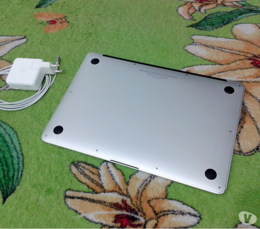 Troco Macbook AIR 13" por Iphone 5s ou superior.