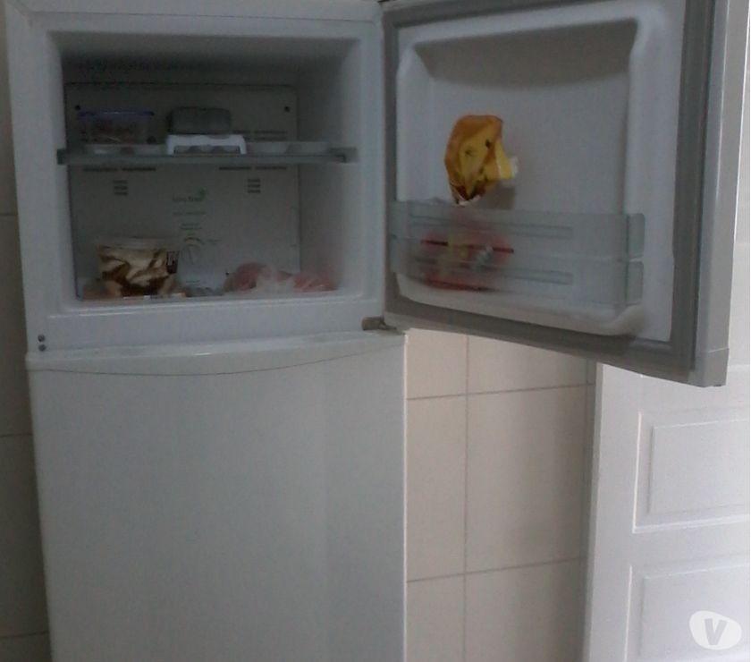 OPORTUNIDADE - Geladeira CONSUL FROST FREE 247 L