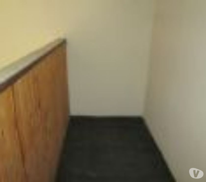 À 500m do metrô, bom fluxo de veículos, com mesanino