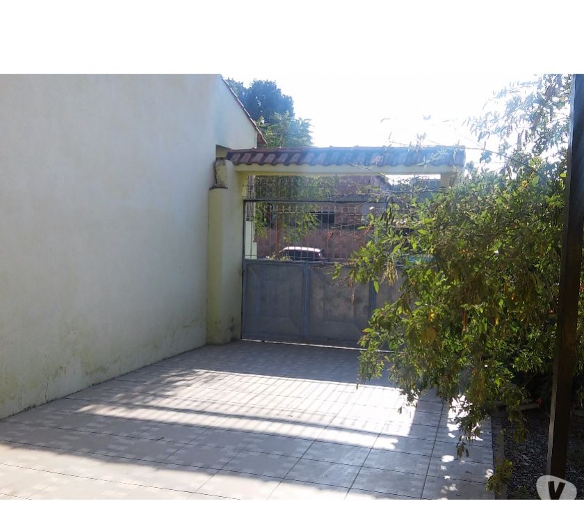 casa com três quartos e terreno grande