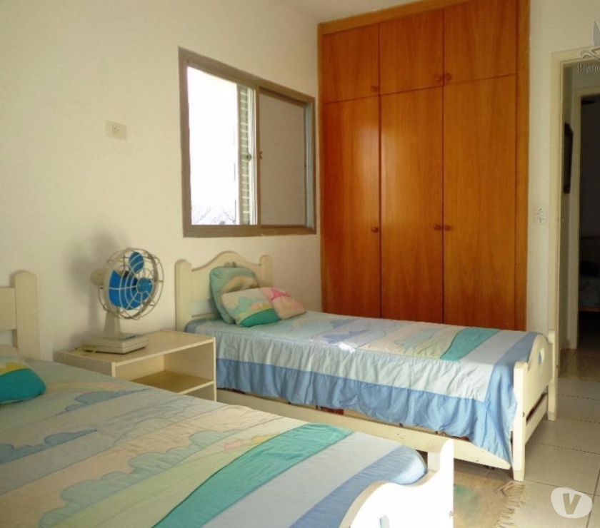 Ótimo apartamento em Guaruja lado praia na região do