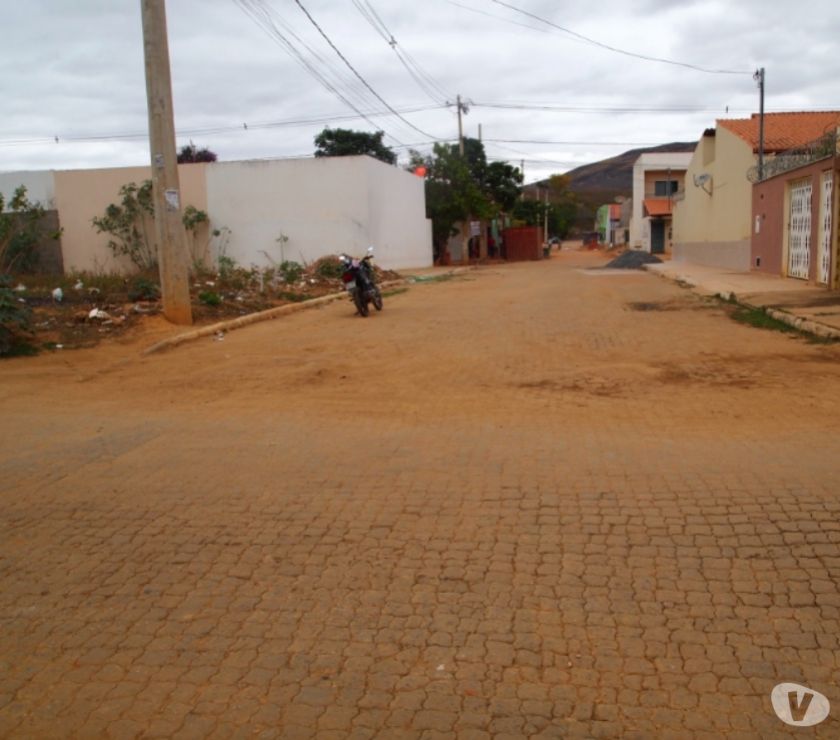 Vendo lote de esquina, 180mª, Bairro Cidade Jardim
