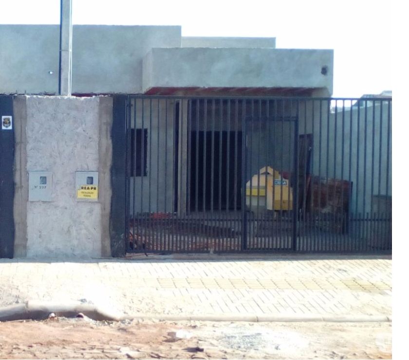 Casas no Jd. Canadá II próx. a Vila A