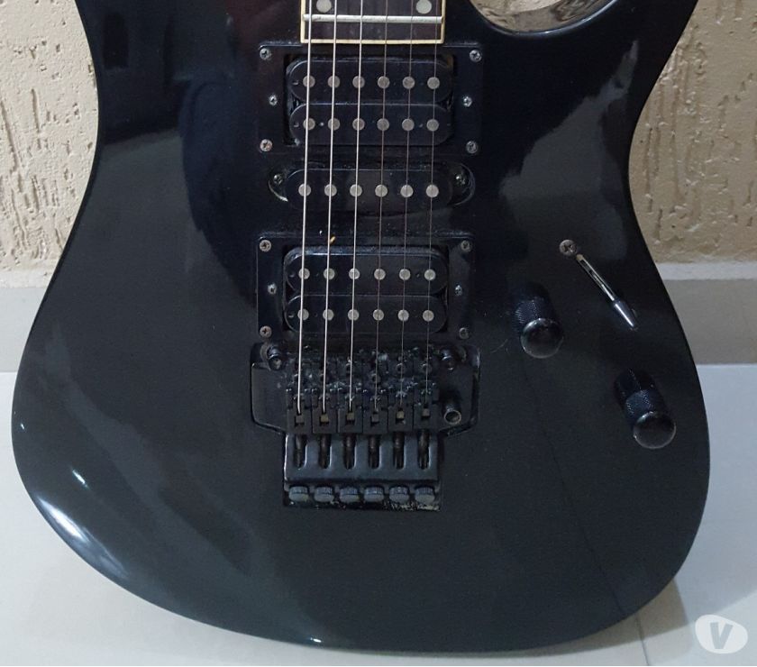 Guitarra Ibanez Gio floyd rose grg 270