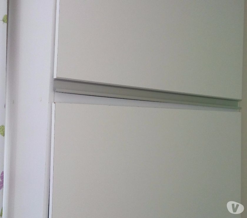 Armários multiuso com divisórias