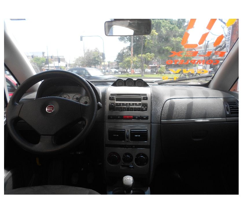 Fiat Idea 1.8 Adventure Locker c GNV  Excelente!