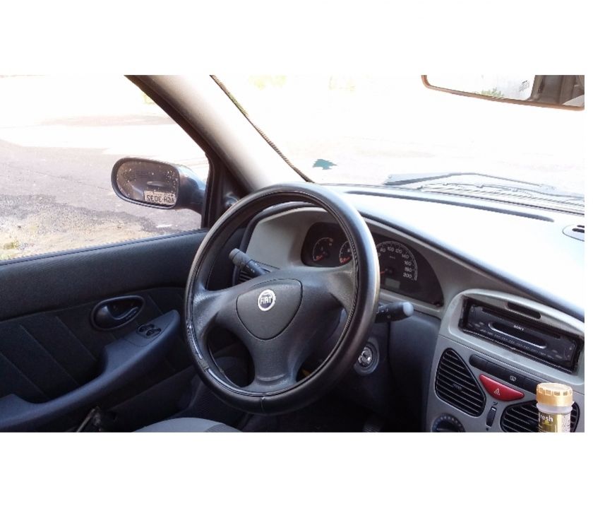 Palio 1.0 Celebration super conservado pouco rodado.