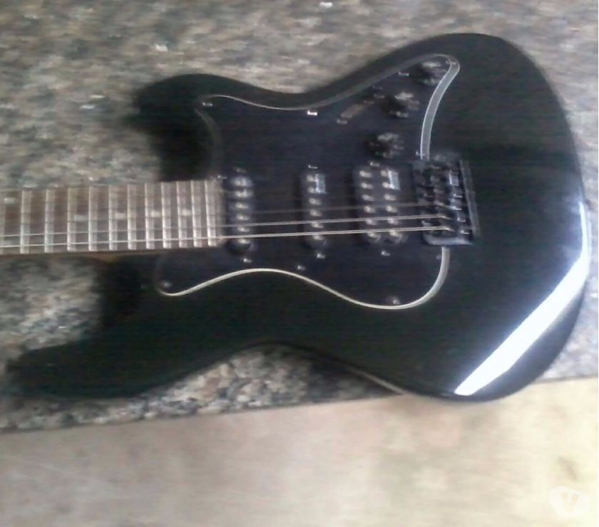 Guitarra Steinberg  R$