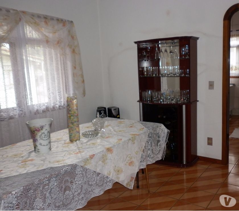 283-Casa de alvenaria com 04 dormitórios