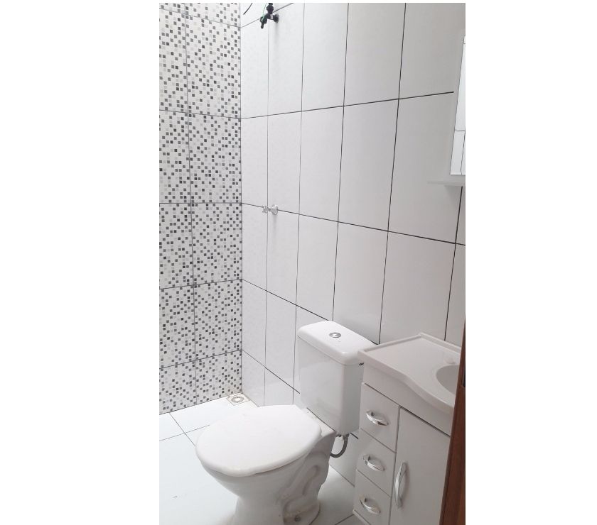 Casa com 03 quartos no Gralha Azul