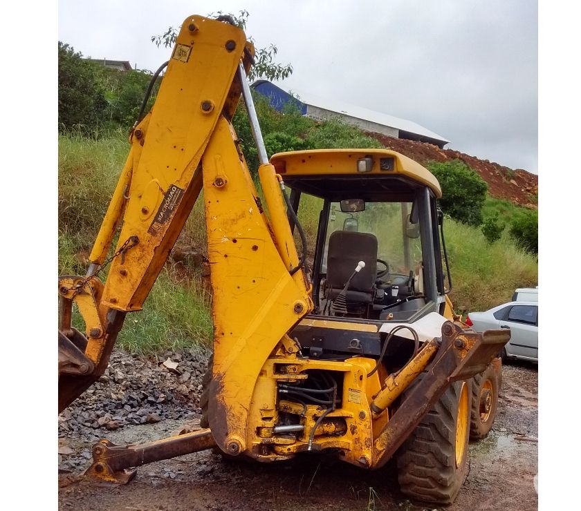 RETROESCAVADEIRA MARCA JCB MODELO 214 E, 4x4, ANO 