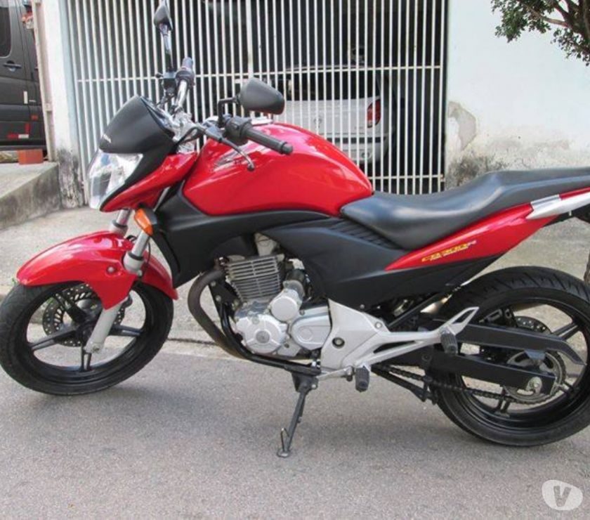 CB 300 R ANO  SEMI NOVA