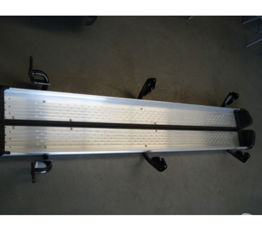 Estribos Toyota Hilux