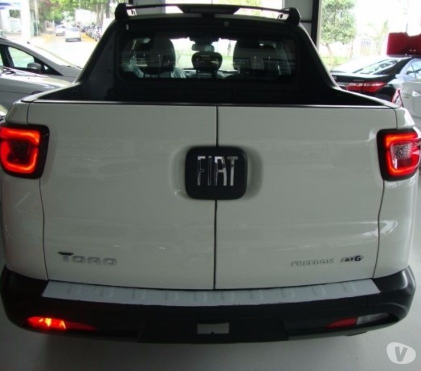 Toro Freedom 1.8 4x2 automático a prestações p