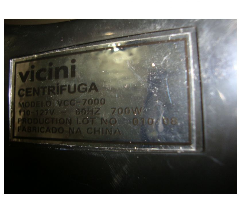 Centrifuga VICINI, 127 x 700 Watts, cor preta, funcionando,