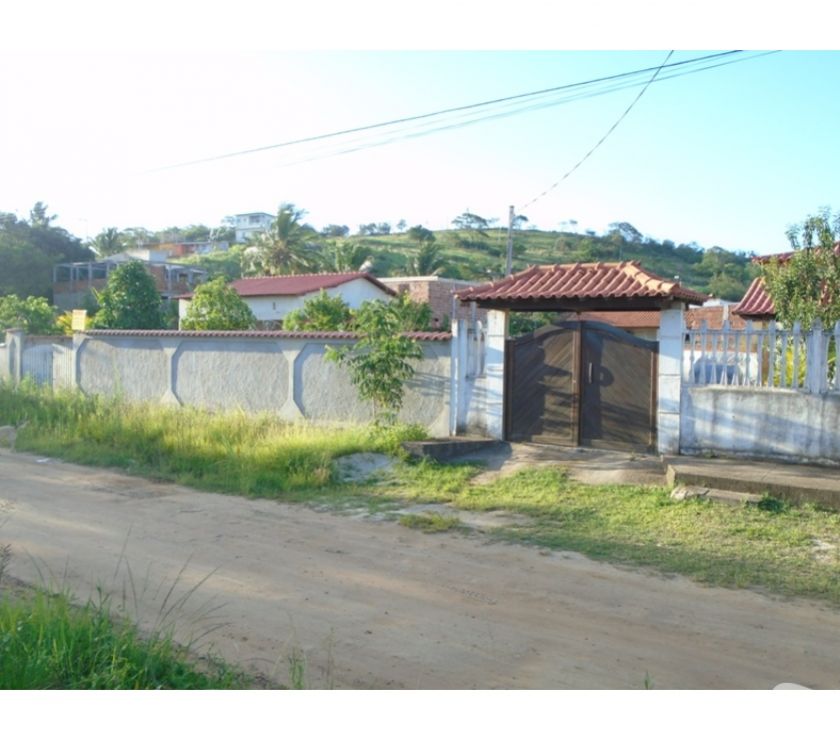 TERRENO MURADO PLANO ÓTIMAS CASAS AO REDOR JACONÉ