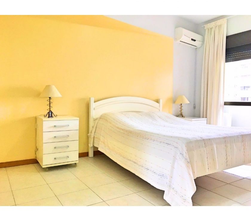 Ap. 3 dorm. suíte a pouco mais d 2 quadras do mar em