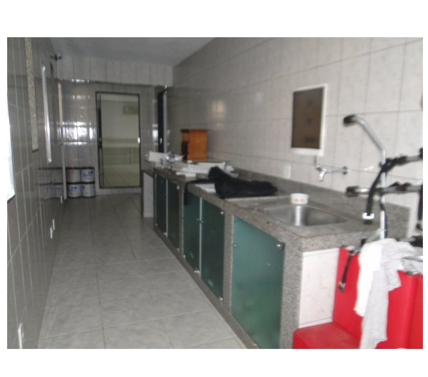 Guapimirim Galpão 400m² com estrutura para sede.