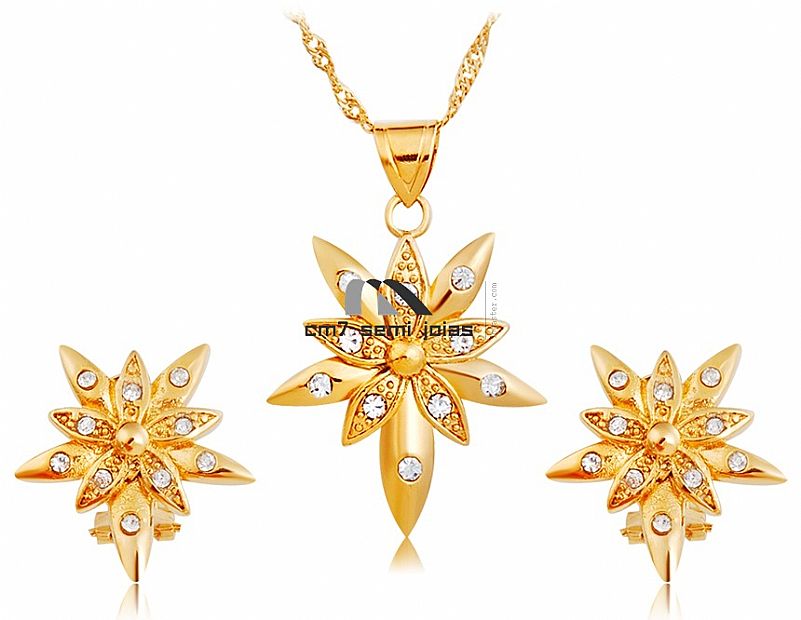 Lindo colar design flor a venda em Diamantino