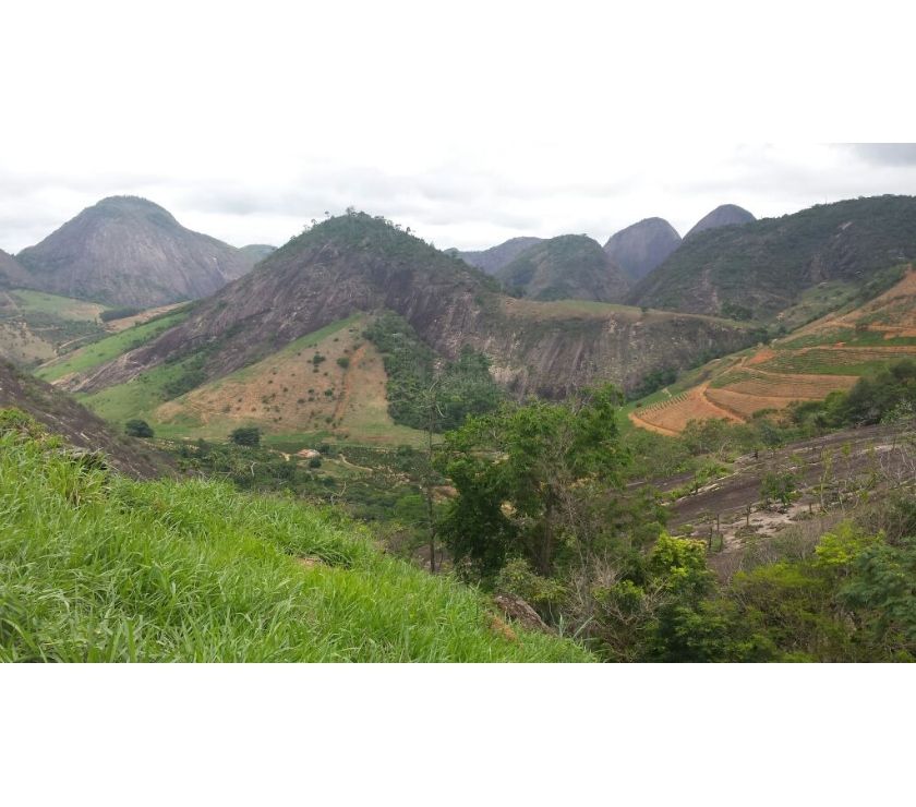 Lindo Sítio em Pancas 1,5 alq. ac. casa na serra