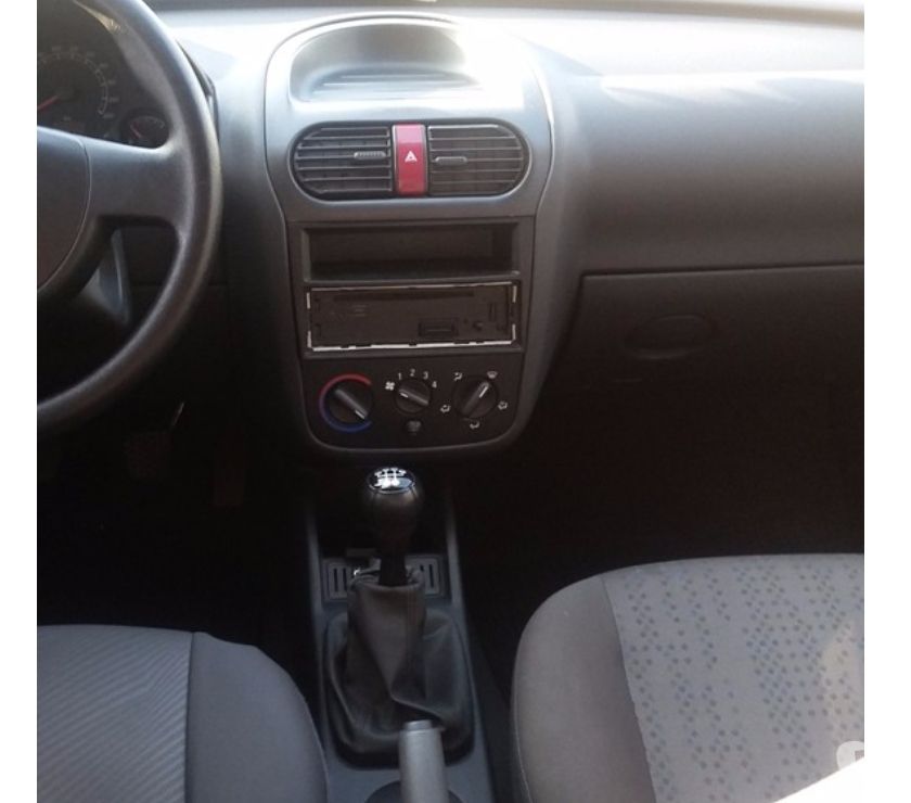 Corsa hatch 1.4 gm-Chevrolet  Bem Cuidado 4P