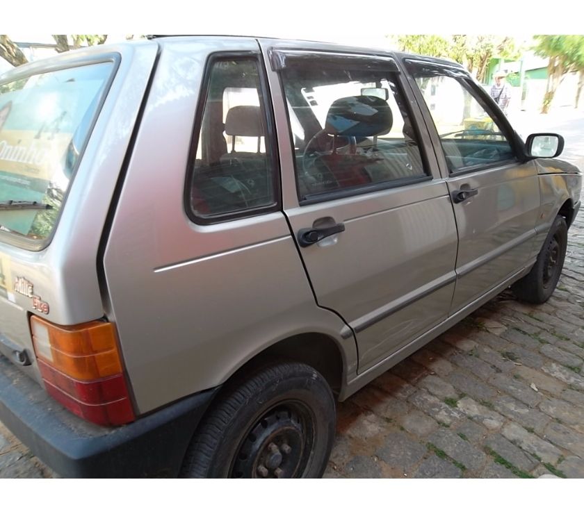 UNO 1.0 FIRE 04 PTS + Ar de fábrica....