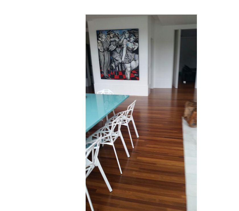 Piso de madeira com verniz óxido de alumínio