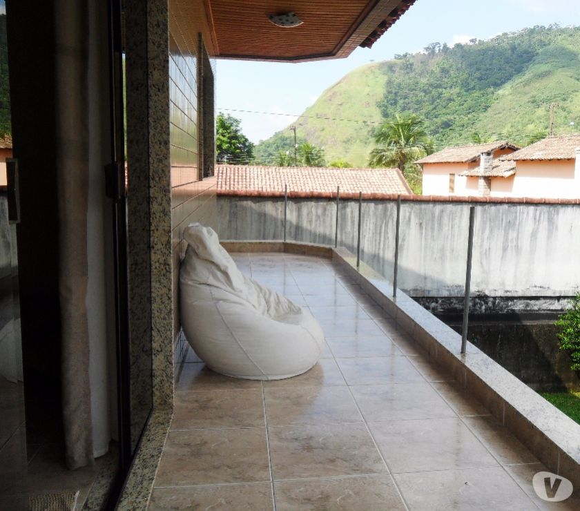 Casa Localizada em Condomínio