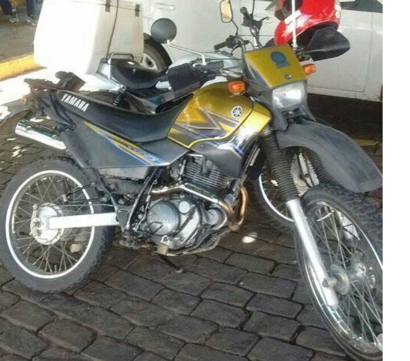 Vendo uma XT-225 ZERADINHA ÚNICO DONO