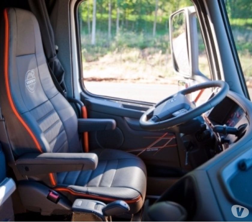 volvo fh x4 verde  com rodo trem