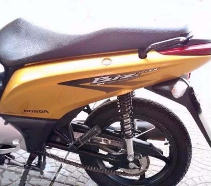 Honda bizarro 125 amarela
