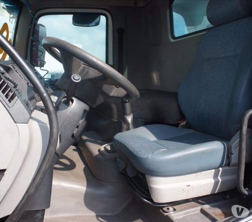 Caminhao-Volks-ww -Basculante-6x2-Branco - 