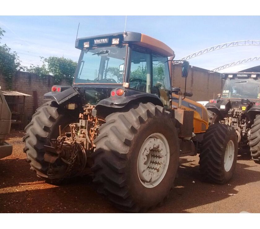 Trator Valtra BH 180 (Cabine Original - Ótimo Estado!)