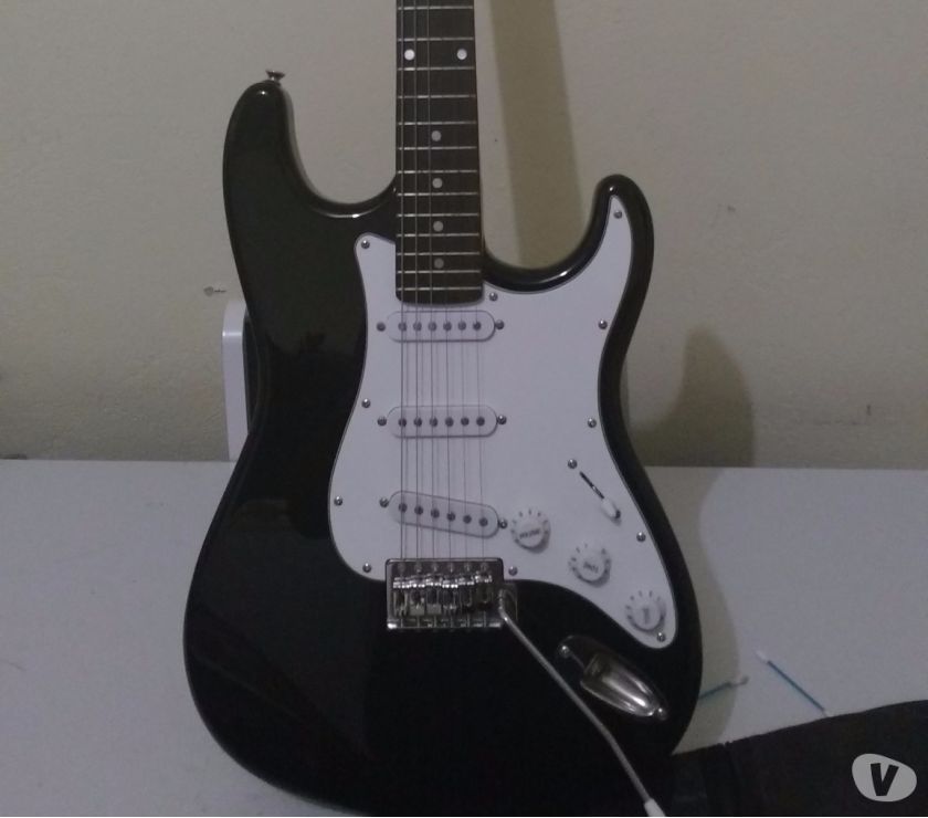 Vendo ou troco Guitarra Memphis