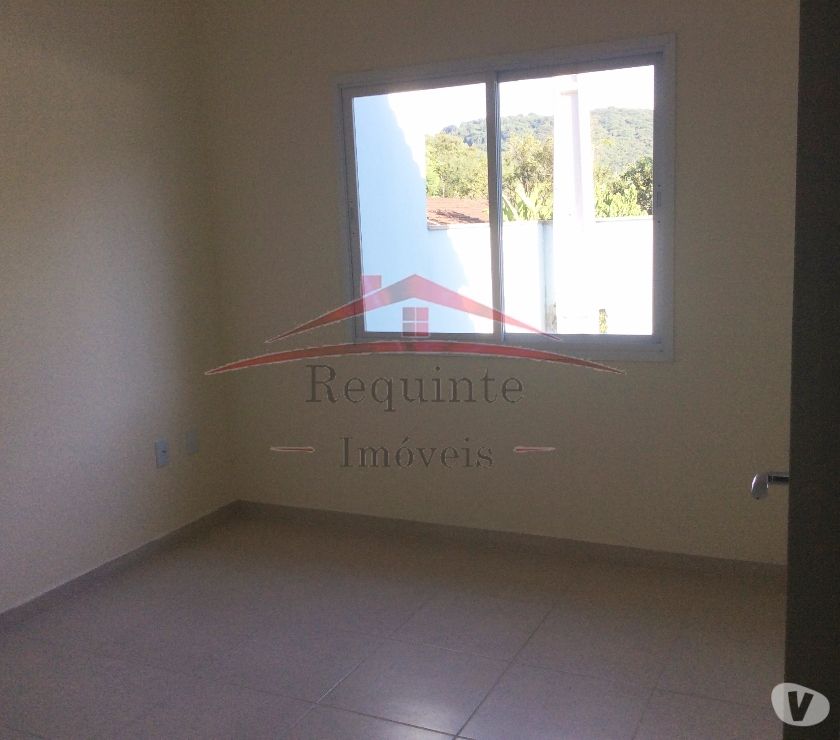 Excelente Casa Geminado bem localizado no bairro Itinga!