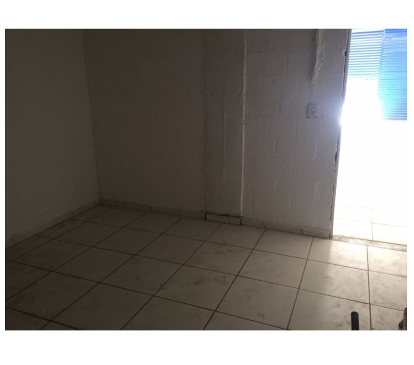 Guapimirim Loja Comercial 140m² na Rua Ita no Centro.