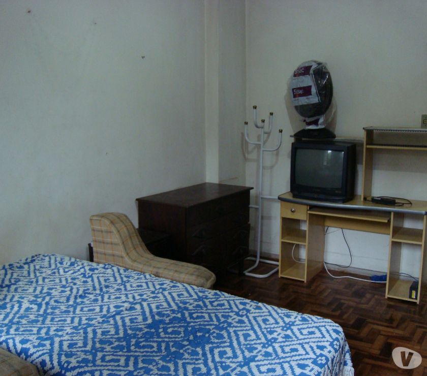 Quarto individual com sacada e internet