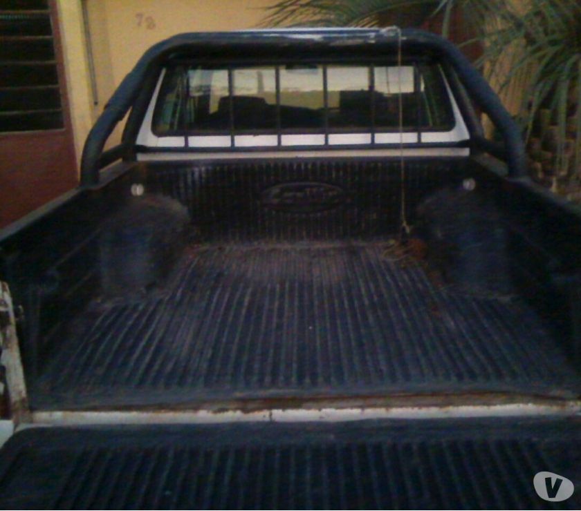 HILUX 2.8 DLX 4x4 diesel com direção hidráulica